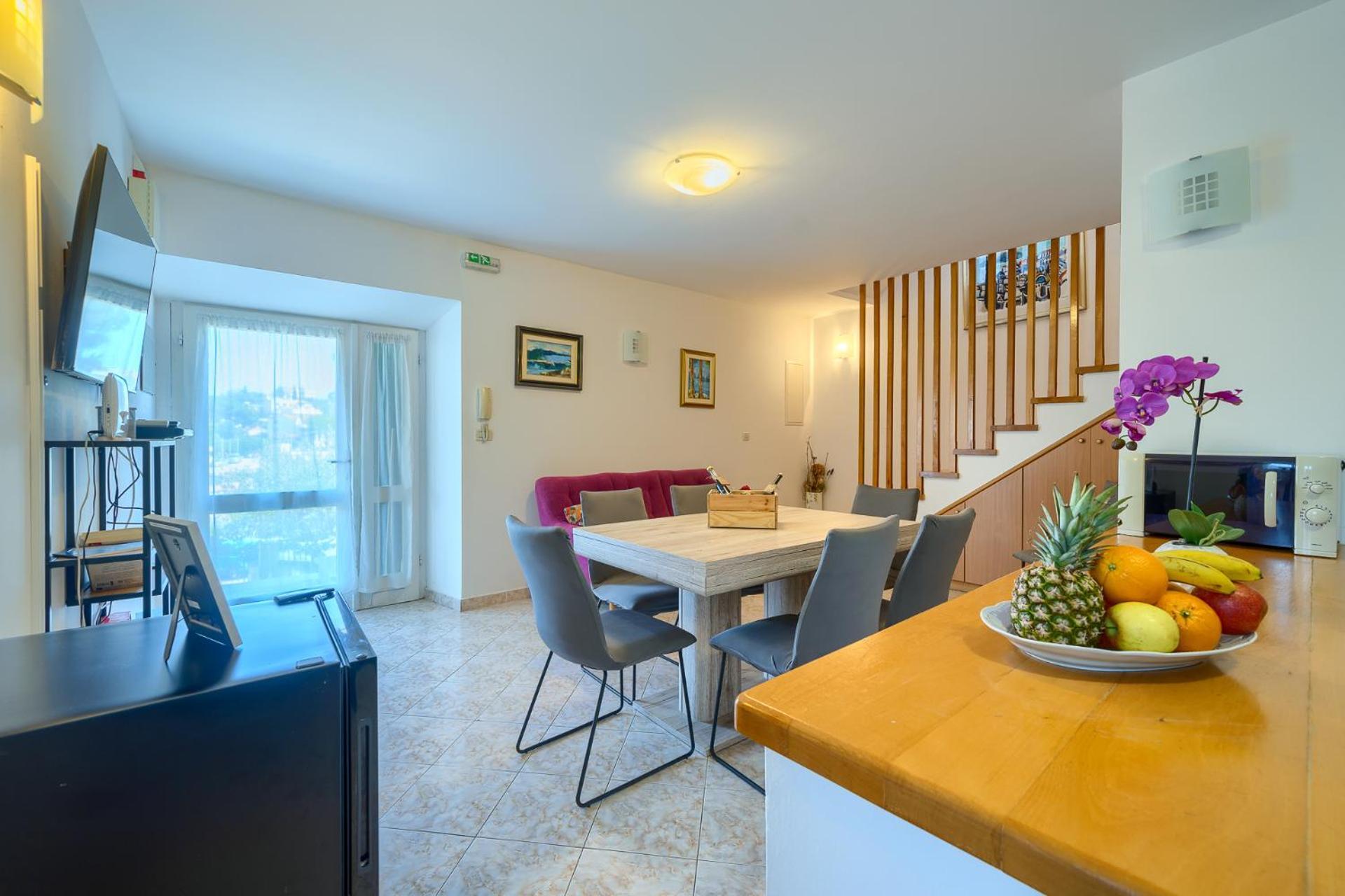 Villa Bonaca Perfect Location For A Holiday With Friends Or Family, Heated Pool Sumartin Dış mekan fotoğraf
